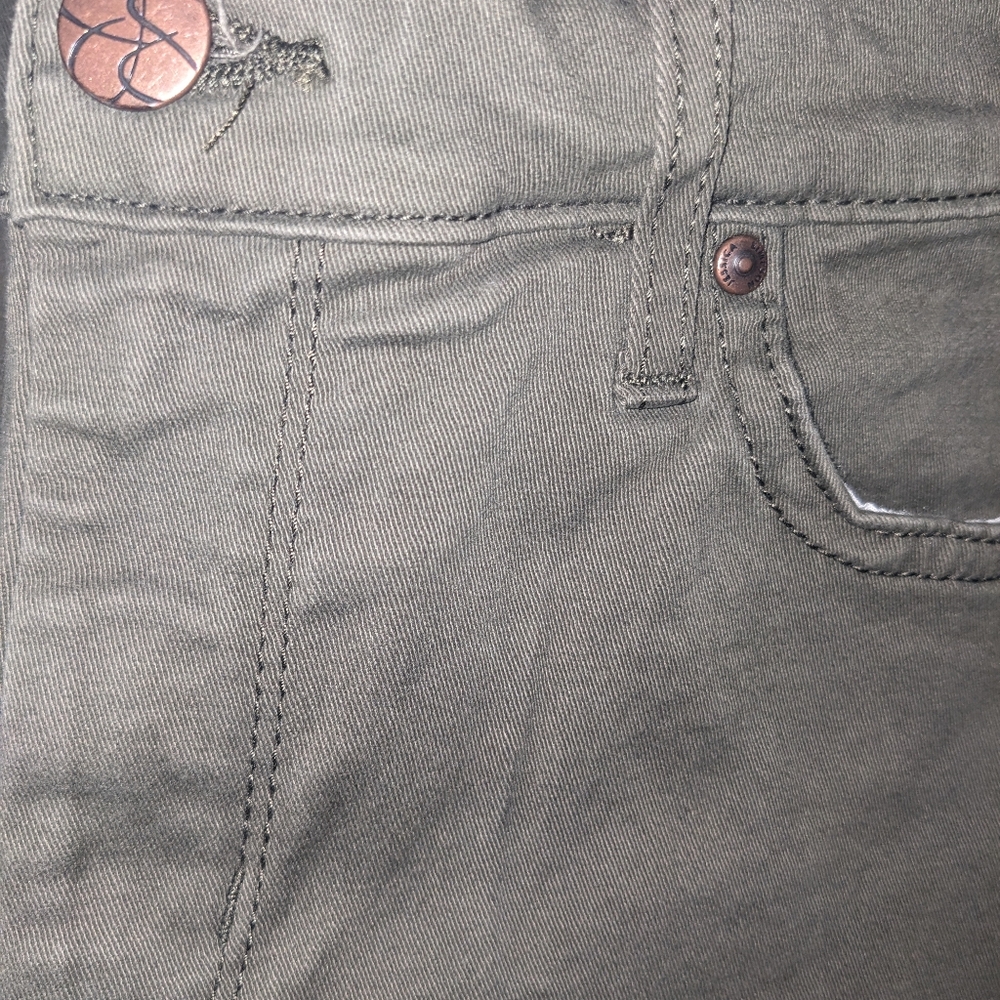 Jessica Simpson Jeans Crop - Picture 3 of 9